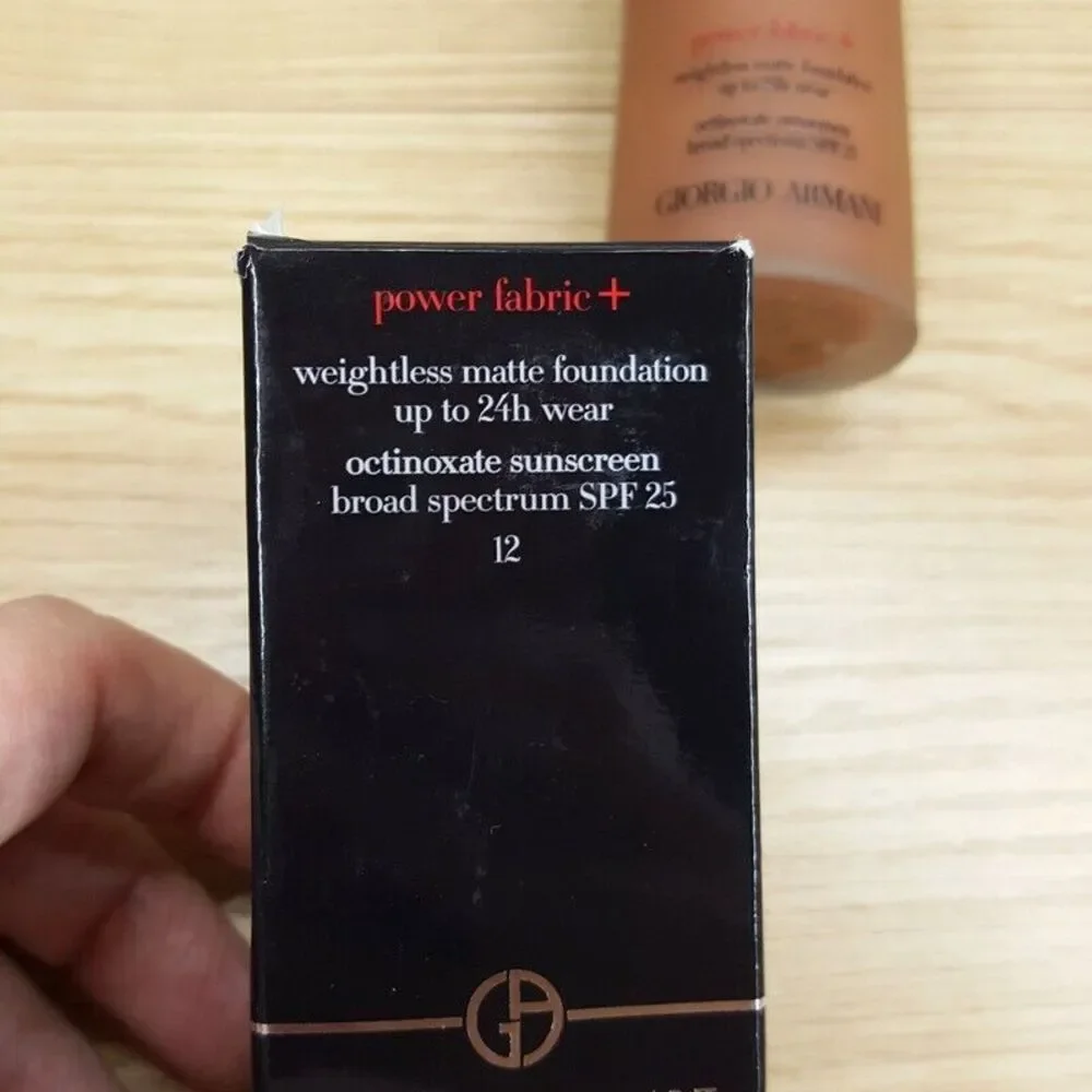 GIORGIO ARMANI # 12 Power Fabric + Weightless Matte Foundation SPF 25